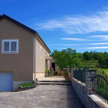 Dom wakacyjny Vuletic *